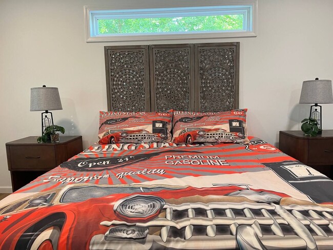 Foto del edificio - Historic 1-Bedroom, 1-Bathroom Home – Full...