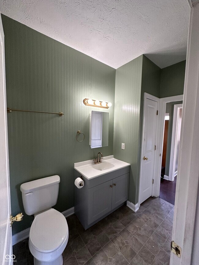 Foto del edificio - 549 N Belmont Ave