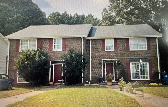 Foto del edificio - 2816 Briar Hill Ln SE