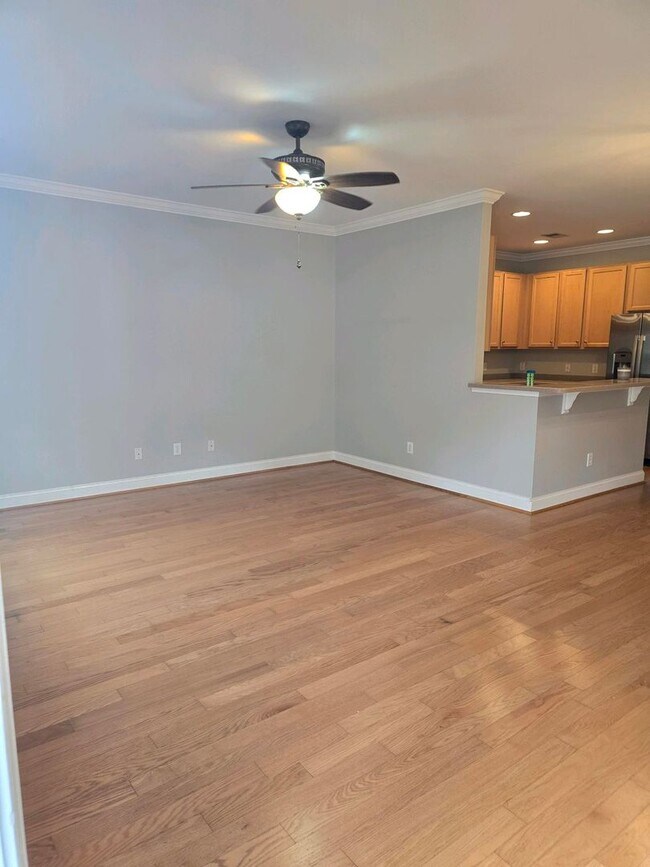 Building Photo - Charming 3 Bed, 3 Bath Home in Desirable W...