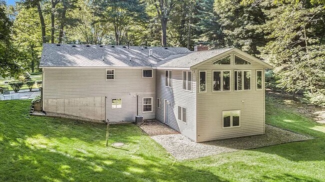 Foto del edificio - Beautiful 3BD/2.5BA Ranch in Park-like Setting