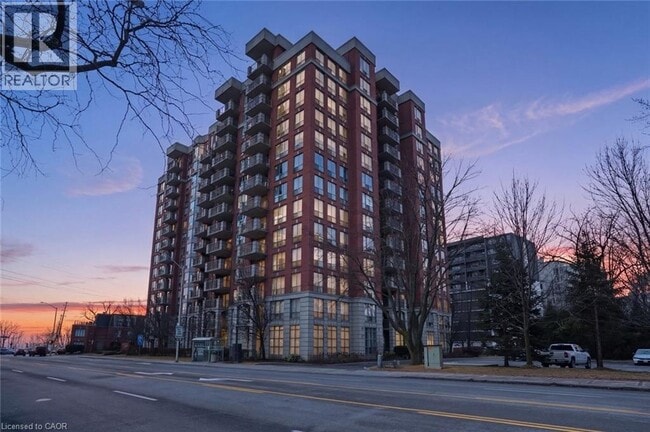 Building Photo - 442 Maple Ave