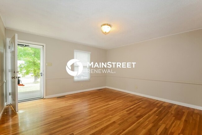 Building Photo - 3 Bedroom Pet-Friendly Home in Florissant, MO with Main Street Renewal