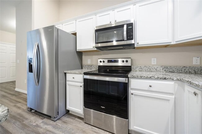 Building Photo - 7488 SW 204th Ave