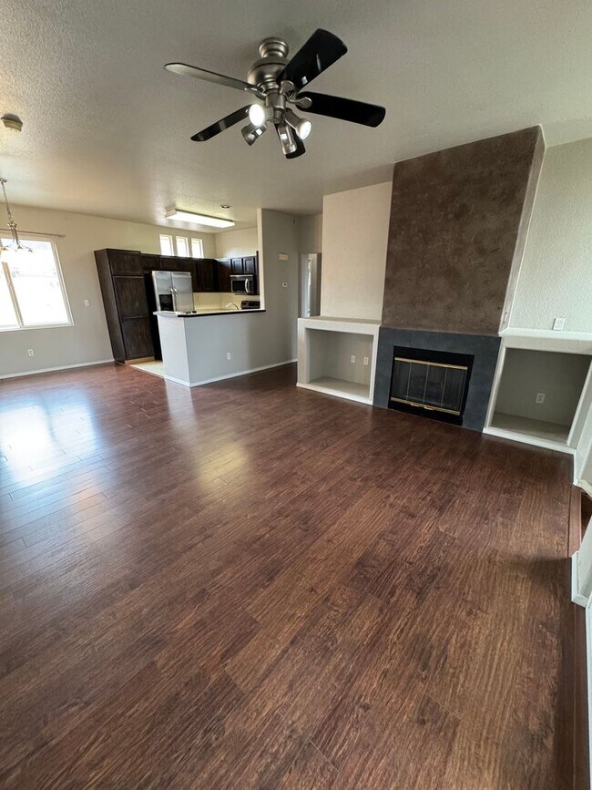 Foto del edificio - Gorgeous 2bd 2ba Condo in Southwest Colorado Springs!