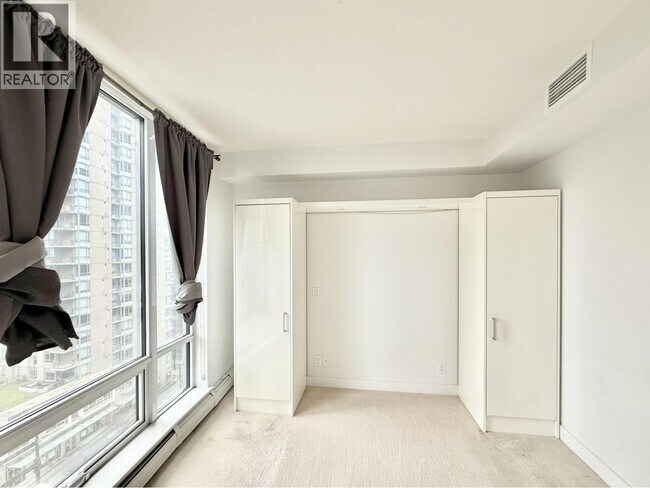 Photo du bâtiment - 1283 Howe St