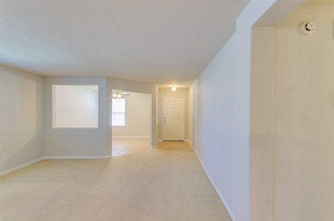 Foto del edificio - 3302 Legends Landing Dr