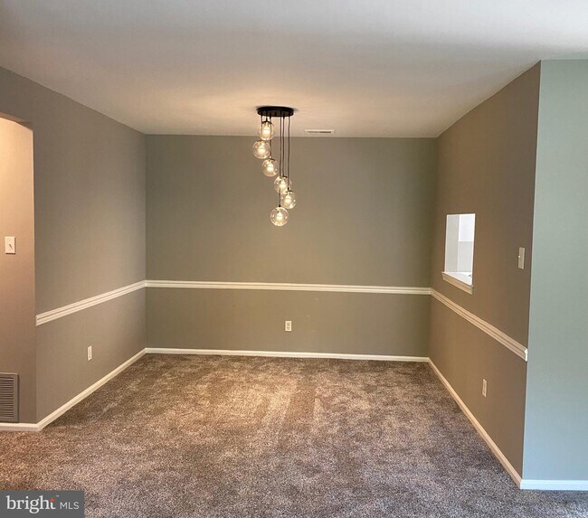 Building Photo - 1504 Hawthorne Ct