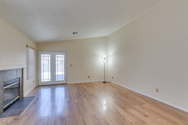 Foto del edificio - 8168 W Gilmore Ave