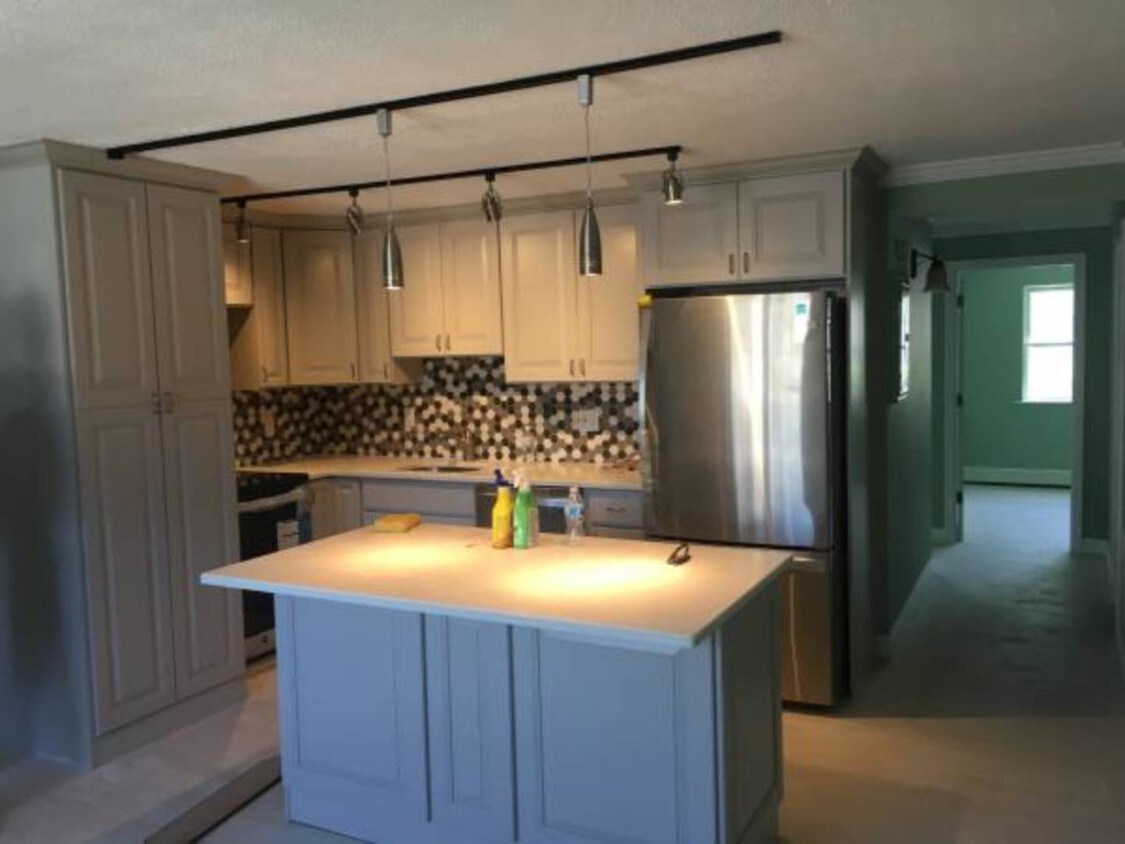 Foto principal - 453 Halstead Ave