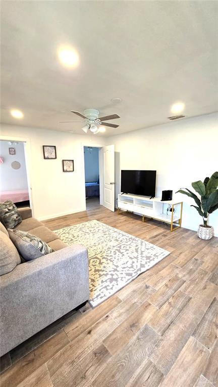 Foto del edificio - 10 Katrina Ave