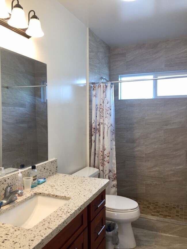 Foto del edificio - Lam, Clyde or Patcharee