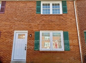 Building Photo - 305 Lake St