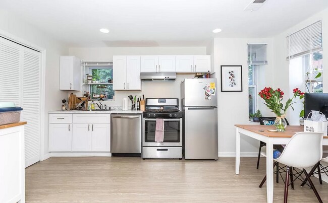 Foto del edificio - 1300 V St NW