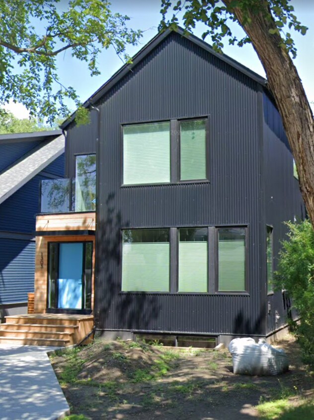 Photo principale - 1303-1315 15 St E