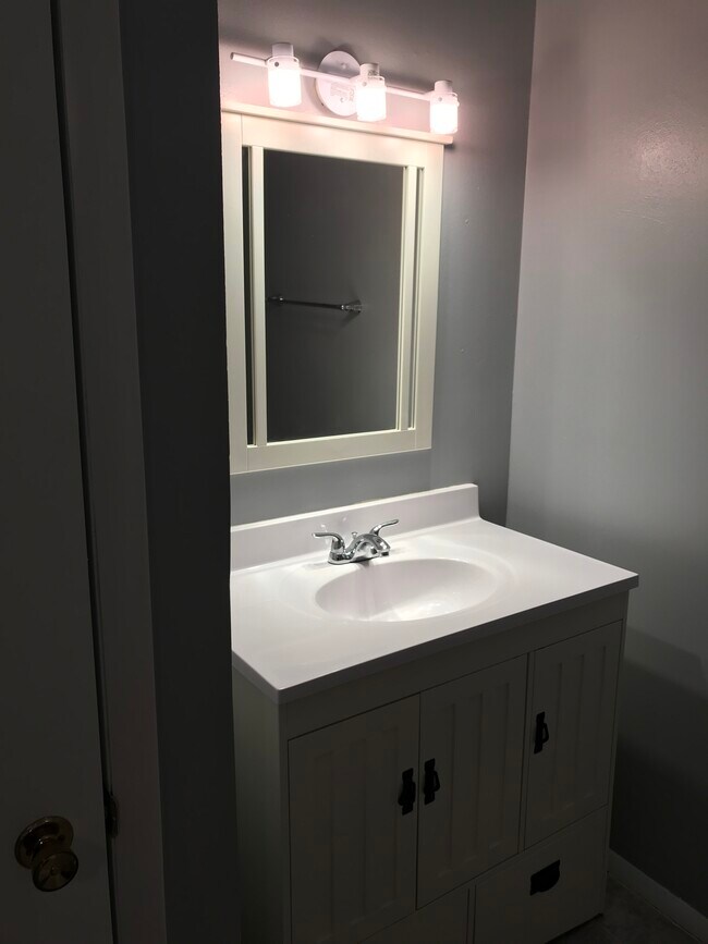 4 Viburnum Ln, Rolla, MO 65401 House Rental in Rolla, MO