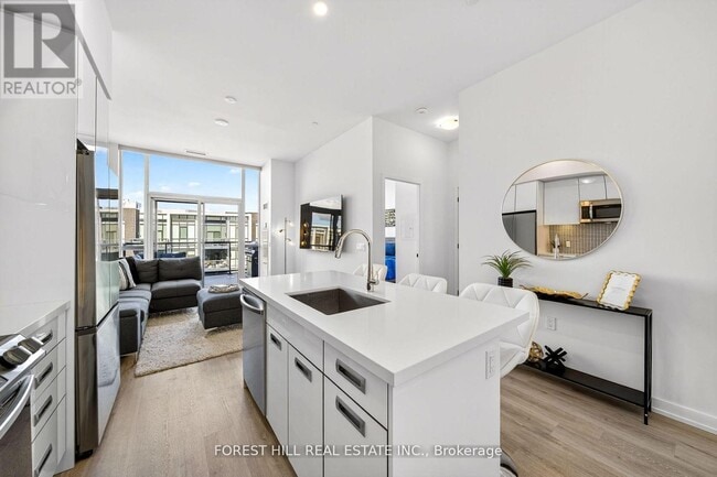 Photo du bâtiment - 415 Sea Ray Ave