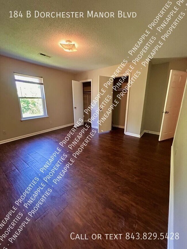 Foto del edificio - 184 B Dorchester Manor Blvd-