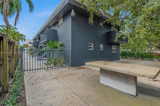 Foto del edificio - 421 SW 9th St