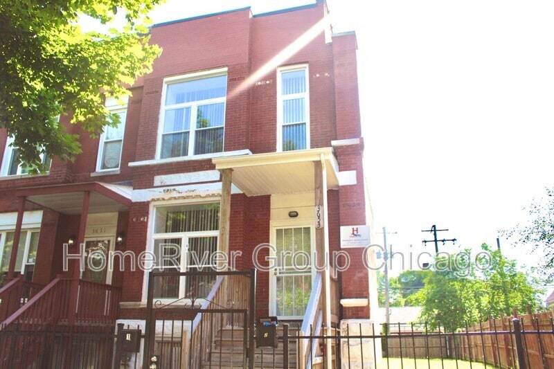 Primary Photo - 3653 S Giles Ave