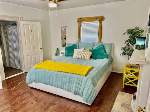 King Sized Bedroom - 515 E Tuscaloosa St