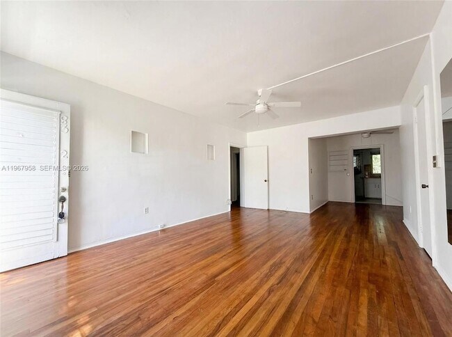 Building Photo - 841 W 40th St