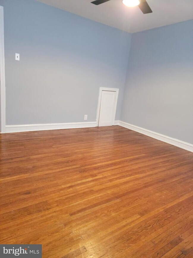 Foto del edificio - 6027 Belden St