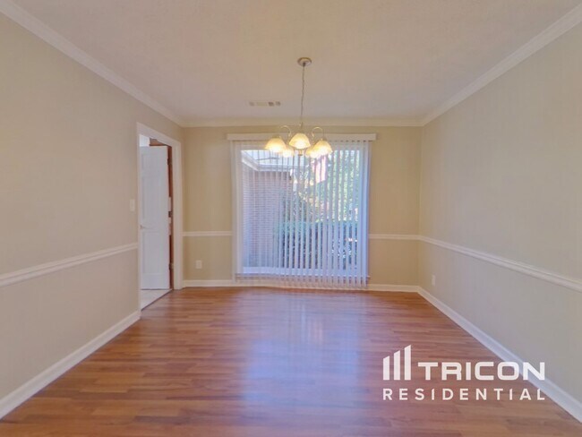 Foto del edificio - 5823 Williamsburg Dr NW