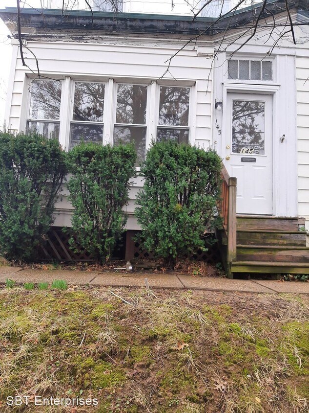 Foto principal - 3 br, 1 bath House - 145 Monroe