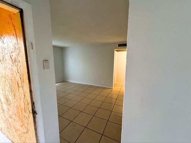 Foto del edificio - 4425 Treehouse Ln