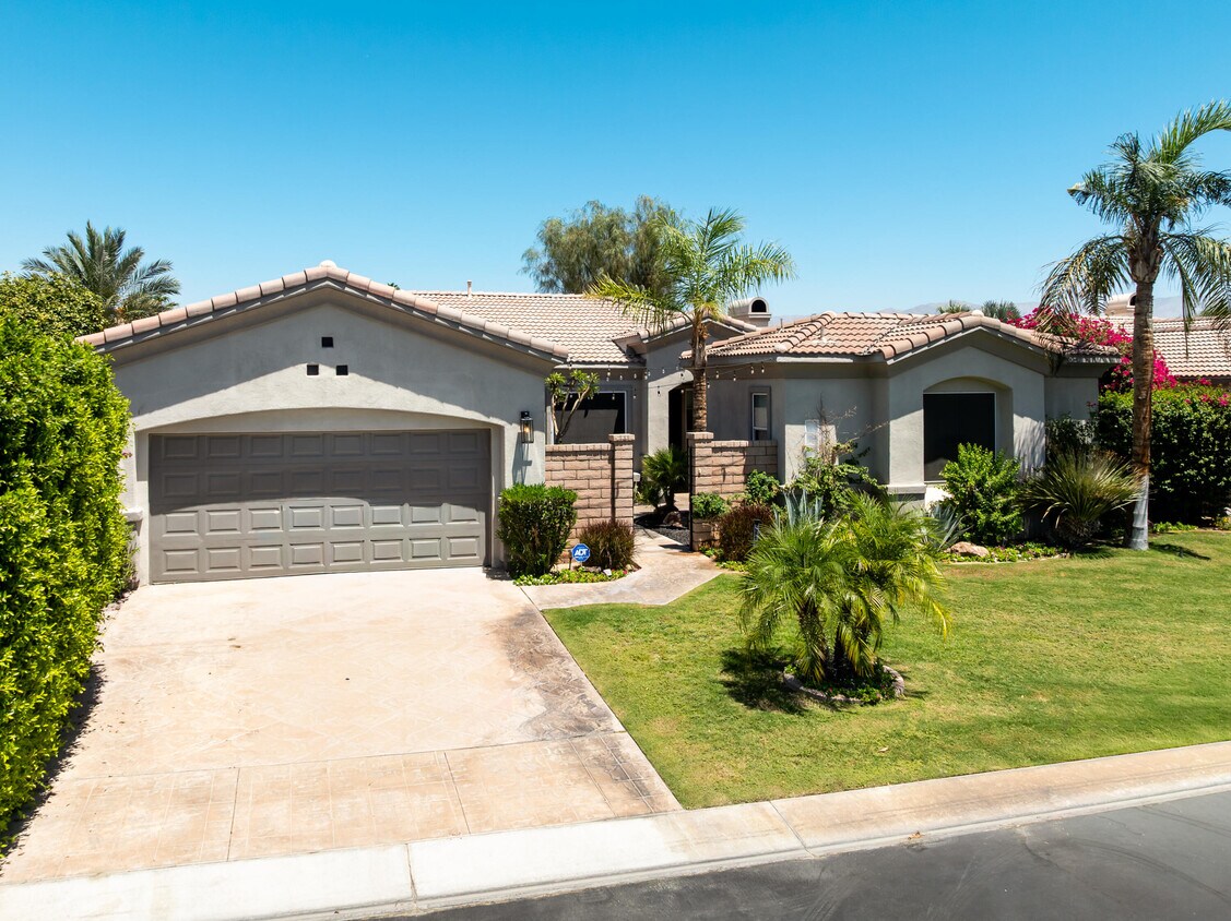 Foto principal - 79818 Parkway Esplanade S