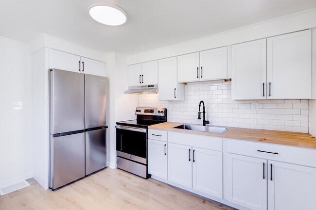 Kitchen - 1767 Sheridan Ave NE