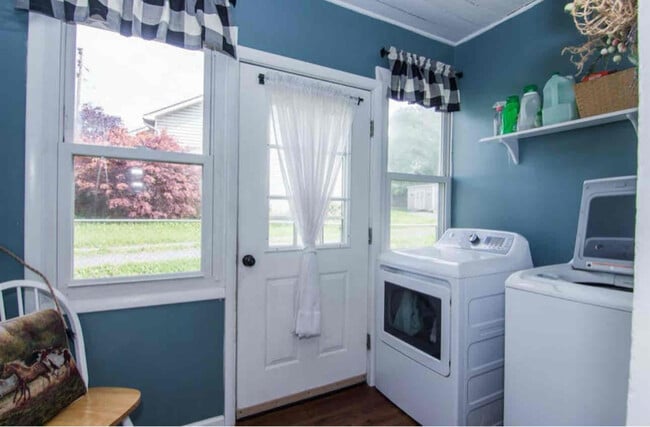 Foto del edificio - 233 N Main St