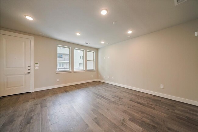 Foto del edificio - 4819 Caroline St