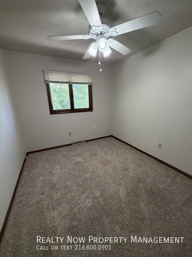 Building Photo - 21252 Goller Ave