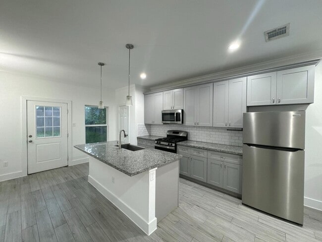 Building Photo - 8305 Prairie View Dr