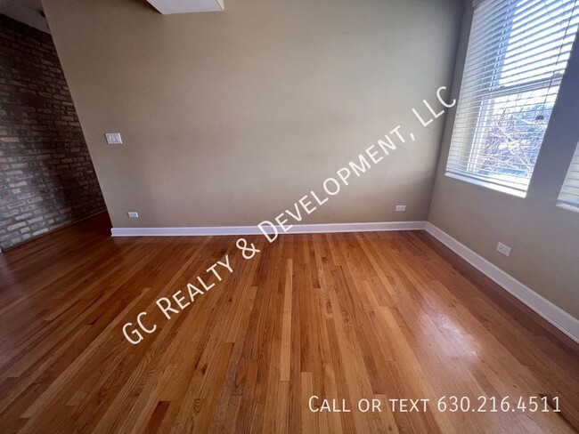 Building Photo - 1671 W Farwell Ave