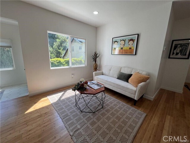 Foto del edificio - 349 Mt Washington Dr