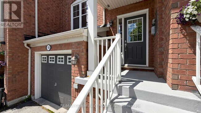 Building Photo - 10 Red Fox Pl