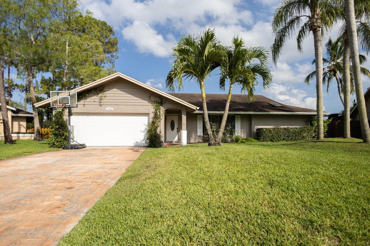 Foto principal - 13454 Columbine Ave
