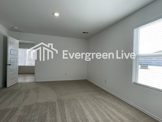 Building Photo - 10012 SW 38th St