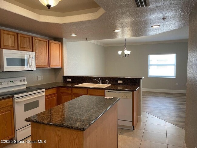 Building Photo - 817 Mystic Dr