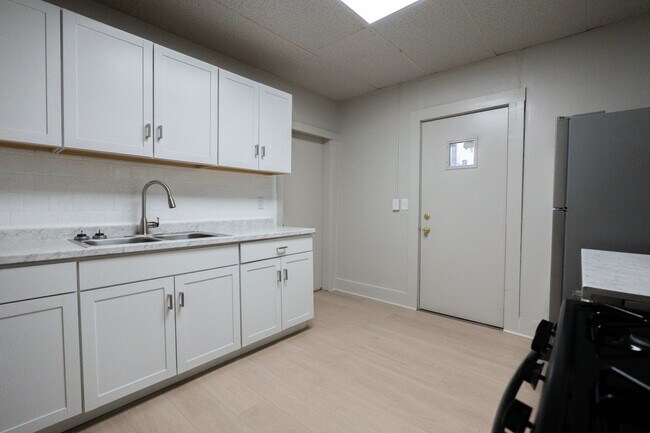 Foto del edificio - 1224 Cleveland Ave NW