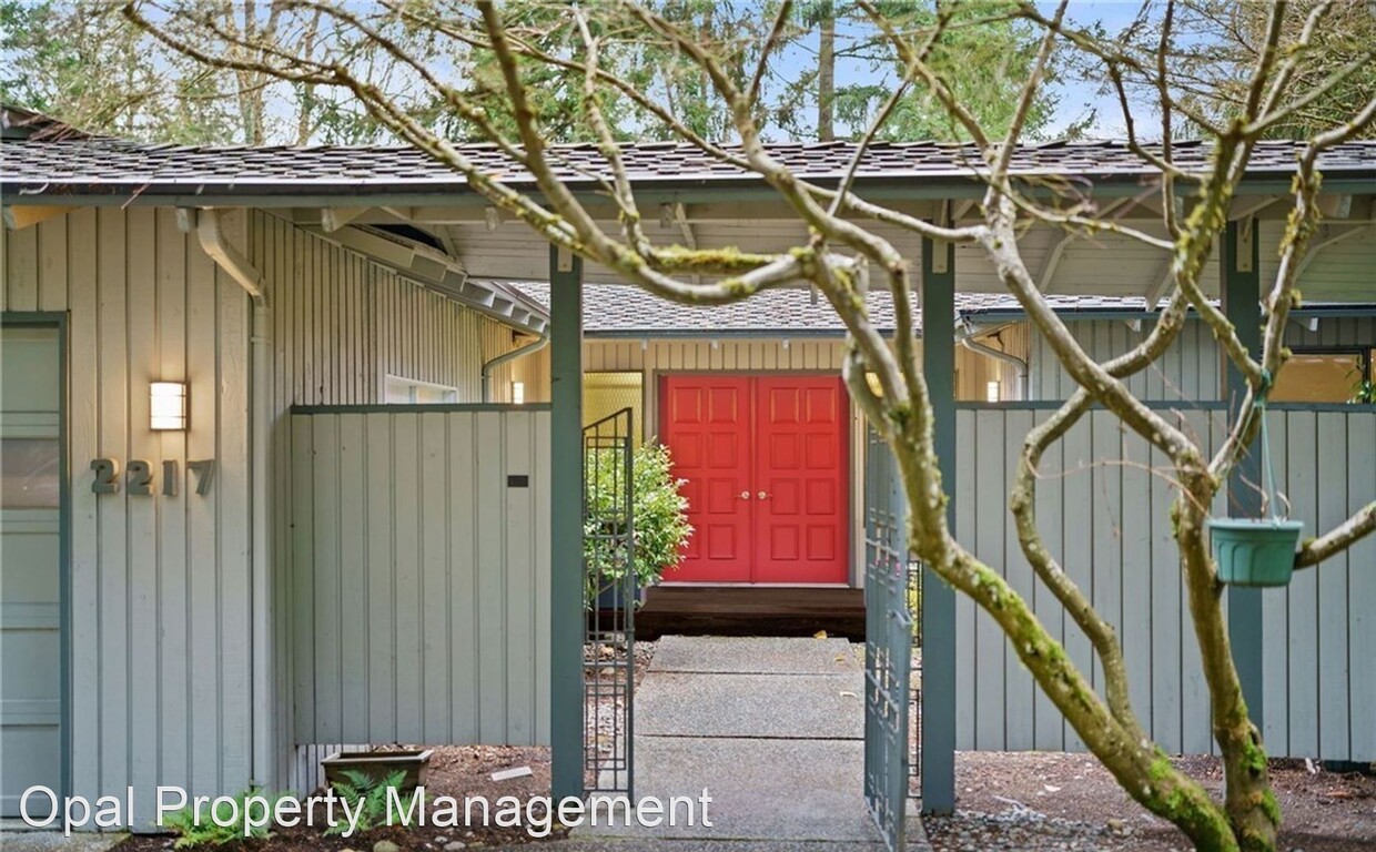 Primary Photo - 2 br, 2 bath House - 2217 Sahalee Drive West