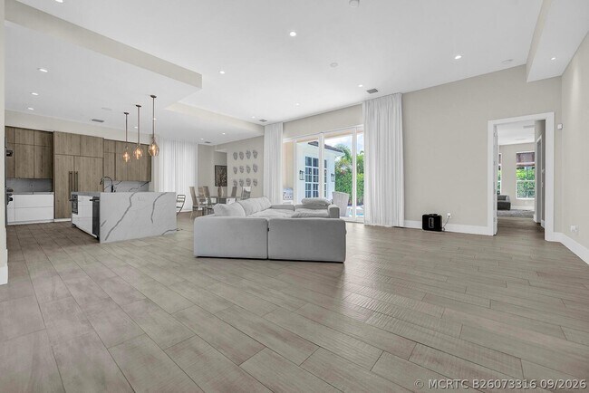 Foto del edificio - 216 NW 11th St