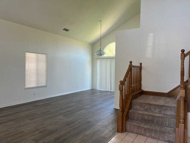 Building Photo - North Oxnard Single Family Home