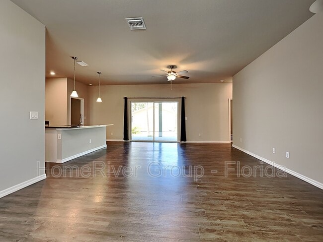 Building Photo - 14051 Slichter Ave
