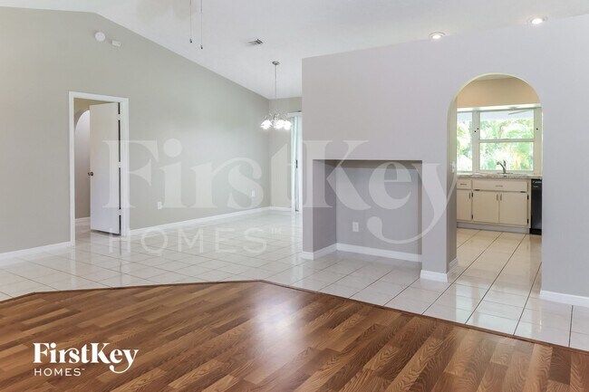 Foto del edificio - 3265 SW Escarole St