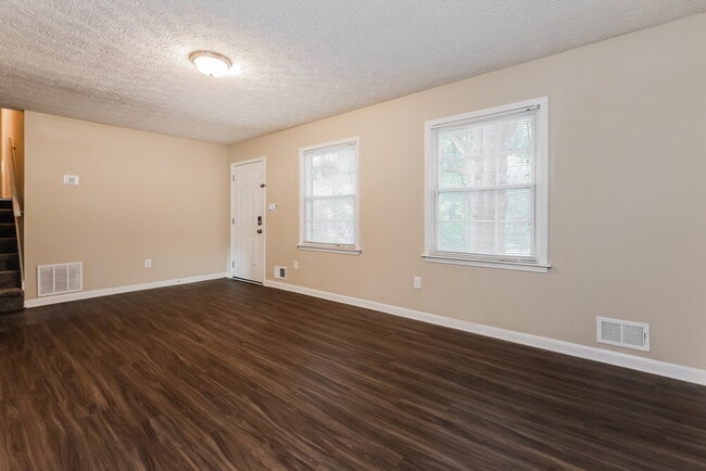 Building Photo - 7410 Dexter Dr