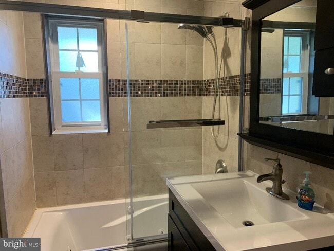 Building Photo - 5410 Ives Pl